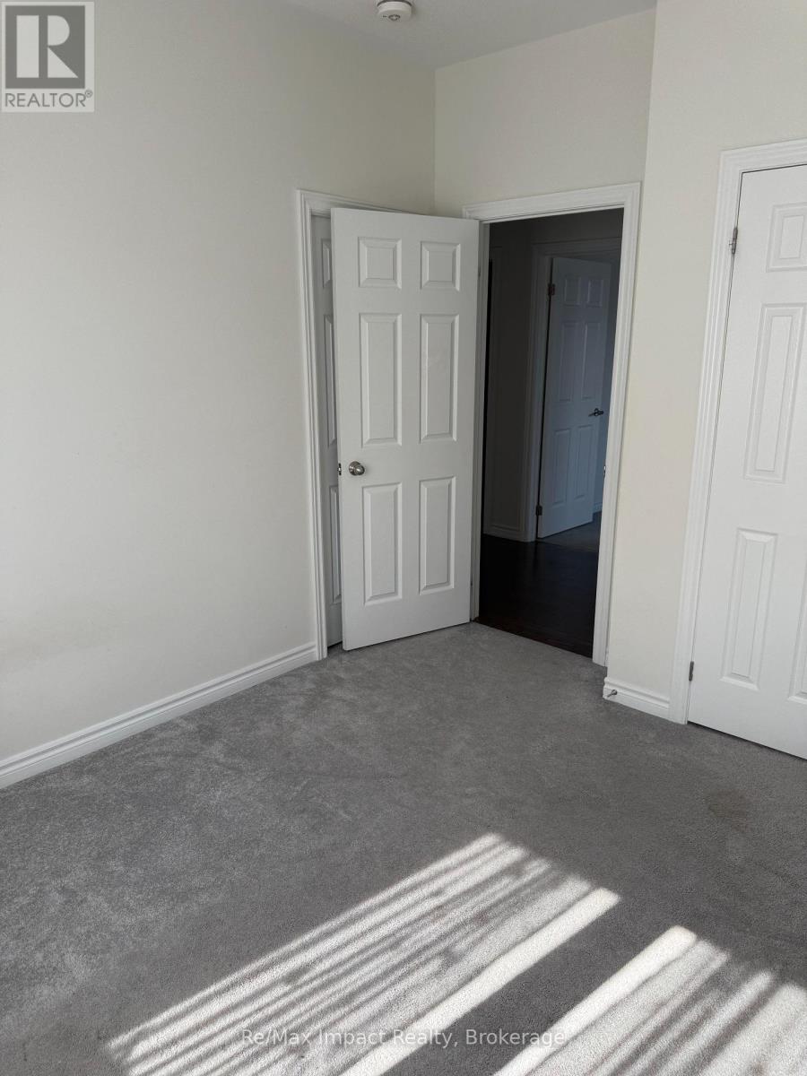 166 Auckland Drive, Whitby, Ontario  L1P 0J2 - Photo 24 - E13529774