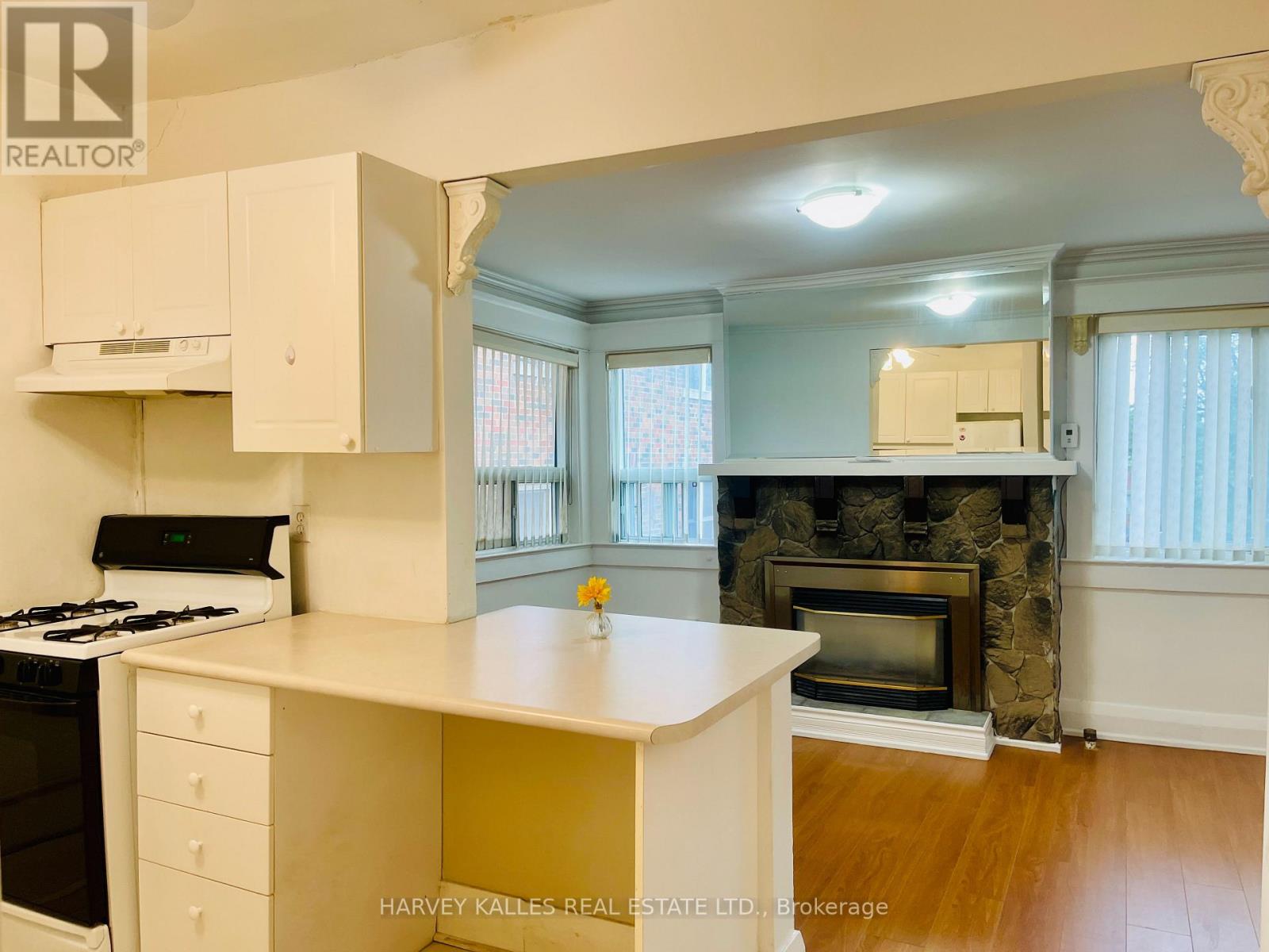 2nd Floor - 218 Heath Street W, Toronto, Ontario M5P 1N7 - Photo 6 - C13529658