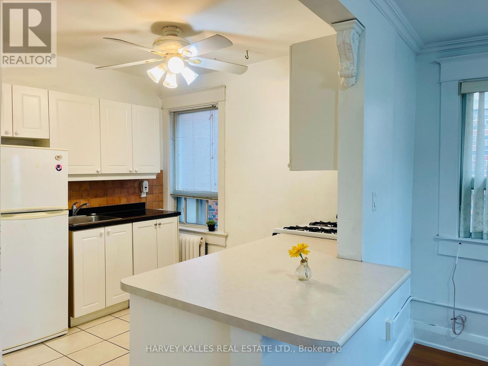 2nd Floor - 218 Heath Street W, Toronto, Ontario M5P 1N7 - Photo 7 - C13529658