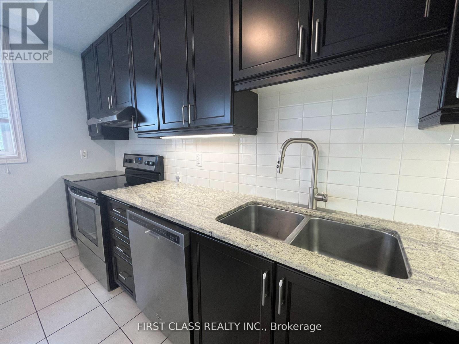 79 Anthony Roman Avenue, Markham, Ontario  L6C 0P2 - Photo 9 - N13529666