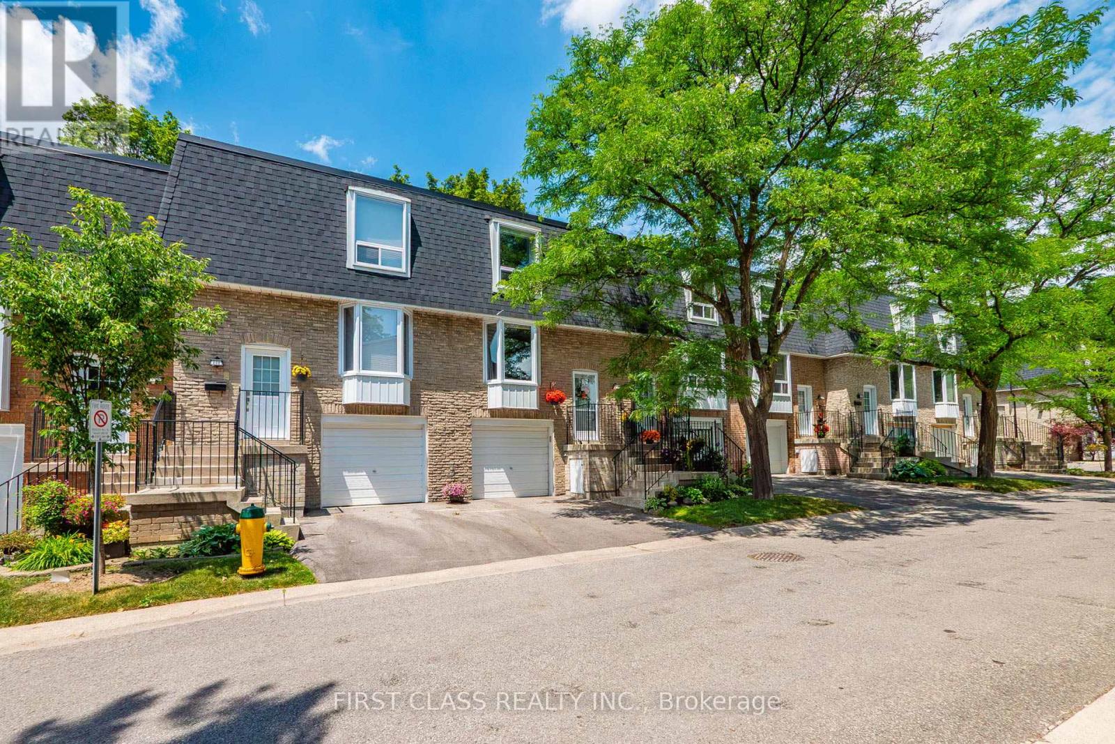 202 Royal Orchard Boulevard, Markham, Ontario L3T 3E7 - Photo 4 - N13529754