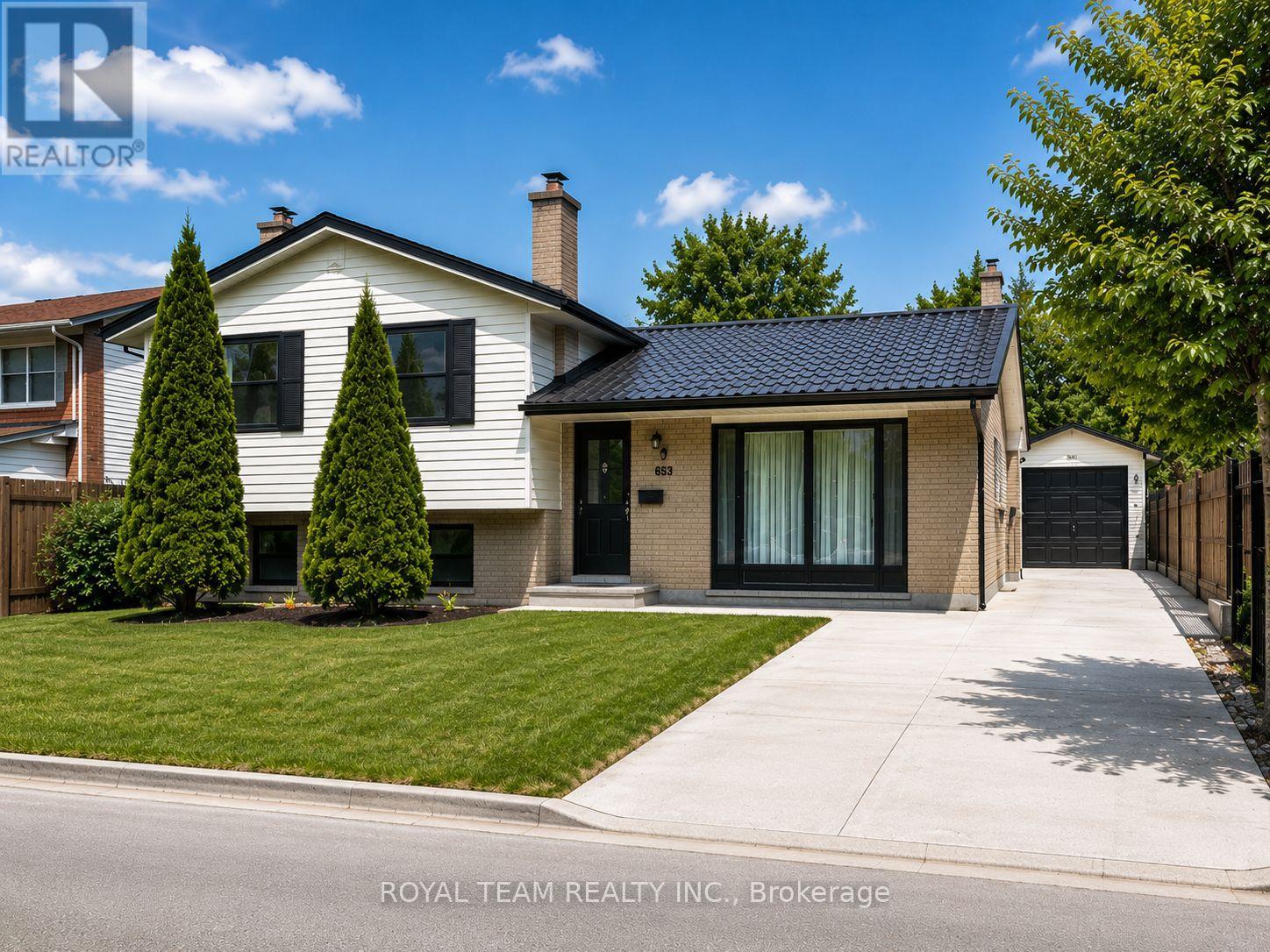 653 STEEPLECHASE DRIVE, London South, Ontario