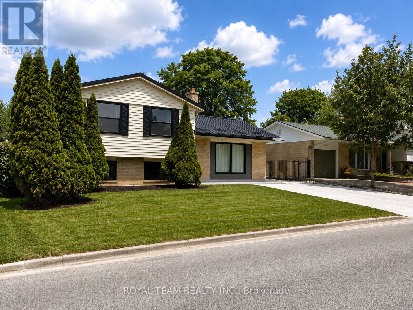 653 Steeplechase Drive, London South, Ontario  N6J 3P3 - Photo 2 - X13528320