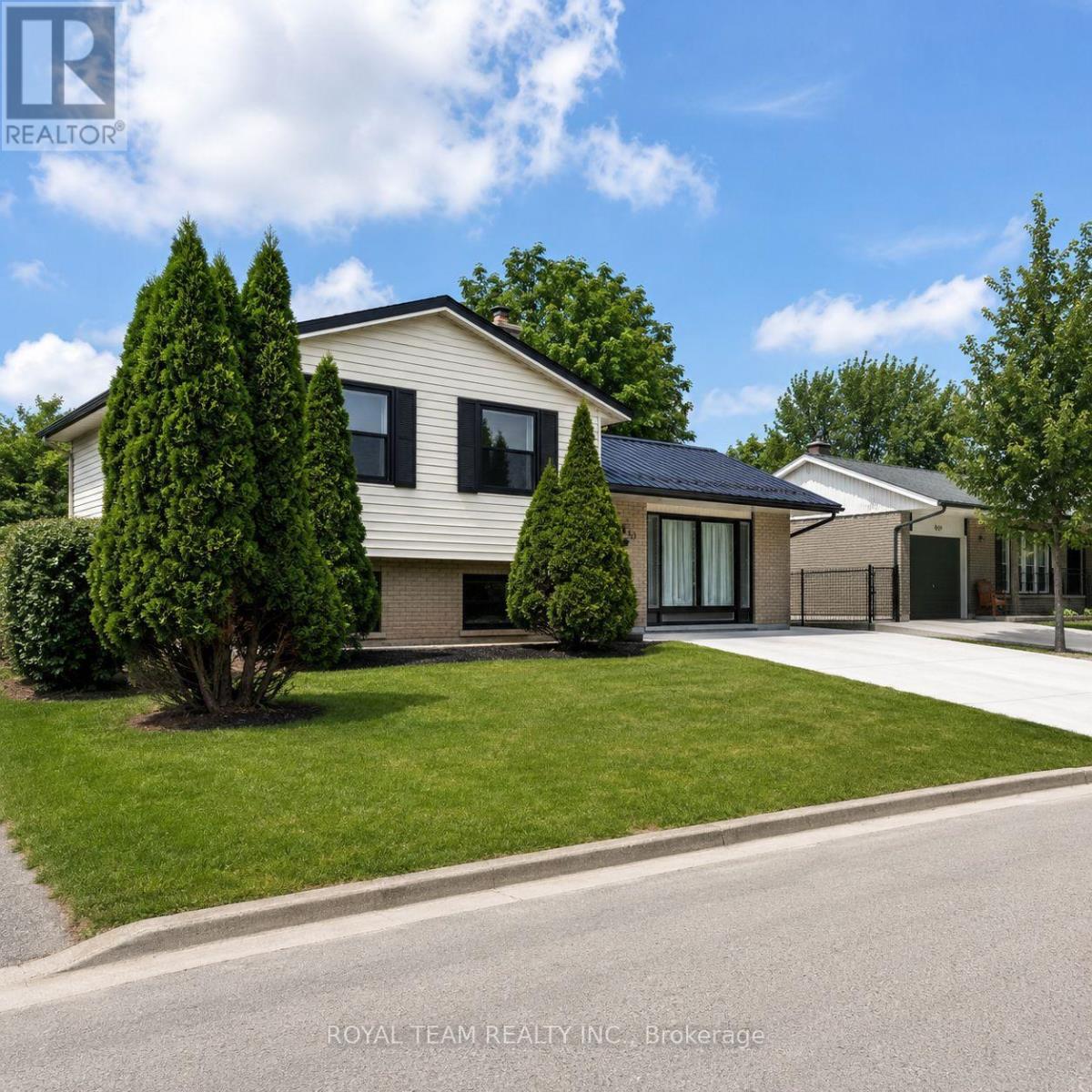 653 Steeplechase Drive, London South, Ontario  N6J 3P3 - Photo 3 - X13528320