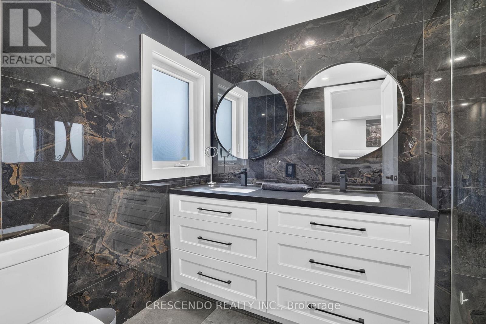 15 Southbury Manor Drive, Caledon, Ontario  L7E 1X7 - Photo 35 - W13529656