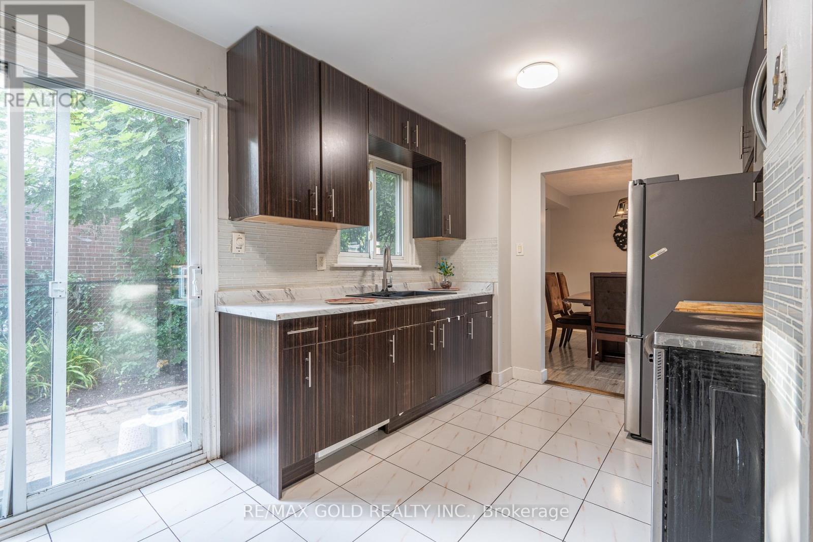 23 Judith Crescent, Brampton, Ontario L6S 3J3 - Photo 9 - W13529662