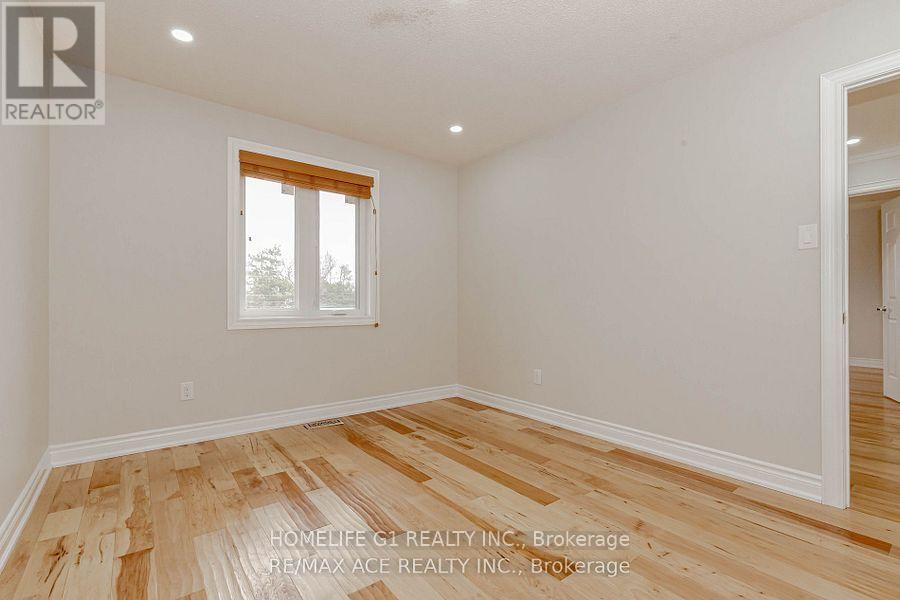 1319 Greenwood Crescent, Oakville, Ontario  L6J 6V7 - Photo 10 - W13529710