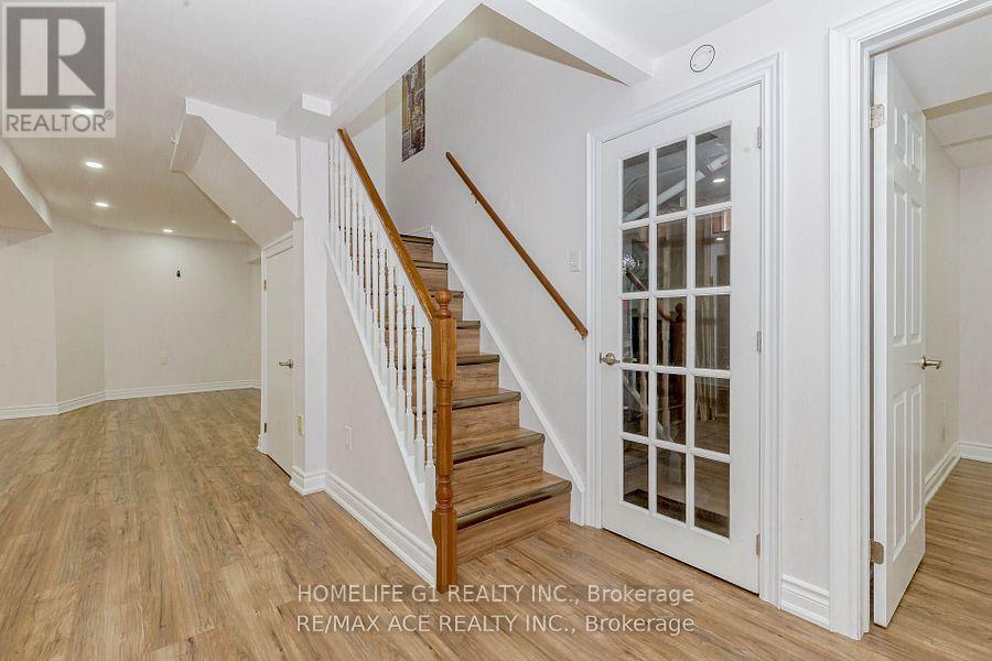 1319 Greenwood Crescent, Oakville, Ontario  L6J 6V7 - Photo 11 - W13529710