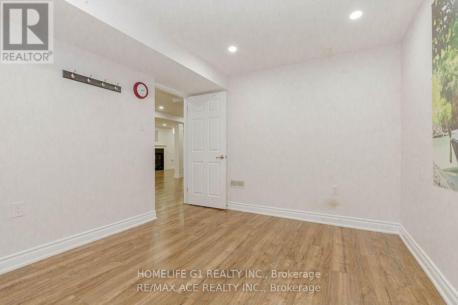 1319 Greenwood Crescent, Oakville, Ontario  L6J 6V7 - Photo 16 - W13529710