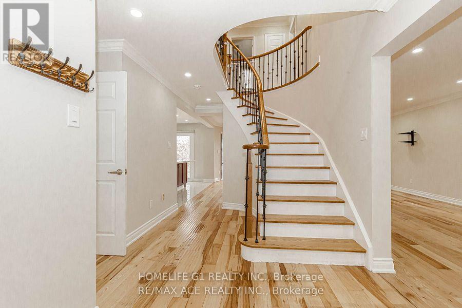 1319 Greenwood Crescent, Oakville, Ontario  L6J 6V7 - Photo 17 - W13529710