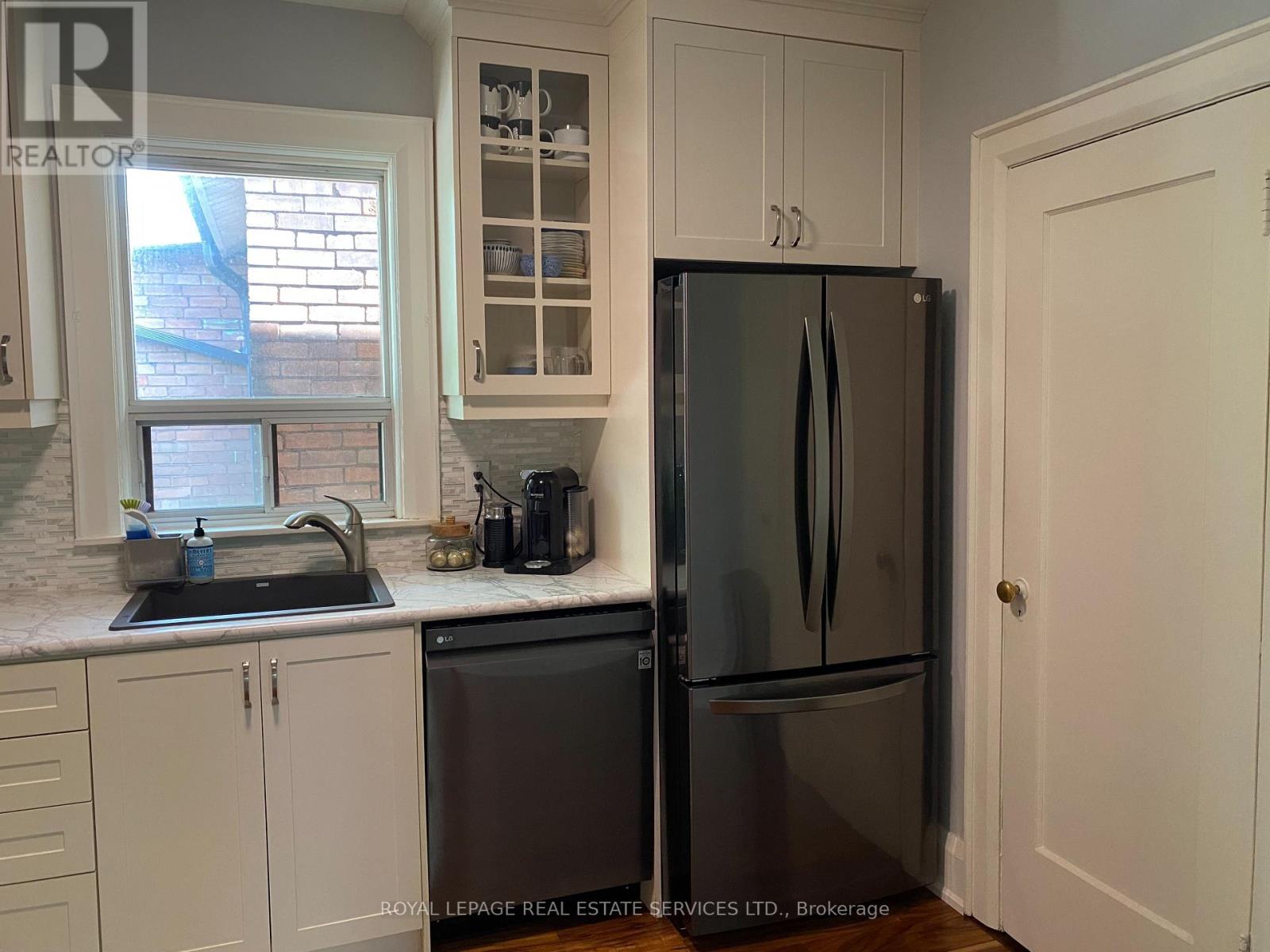 433 Willard Avenue, Toronto, Ontario M6S 3R4 - Photo 3 - W13529740