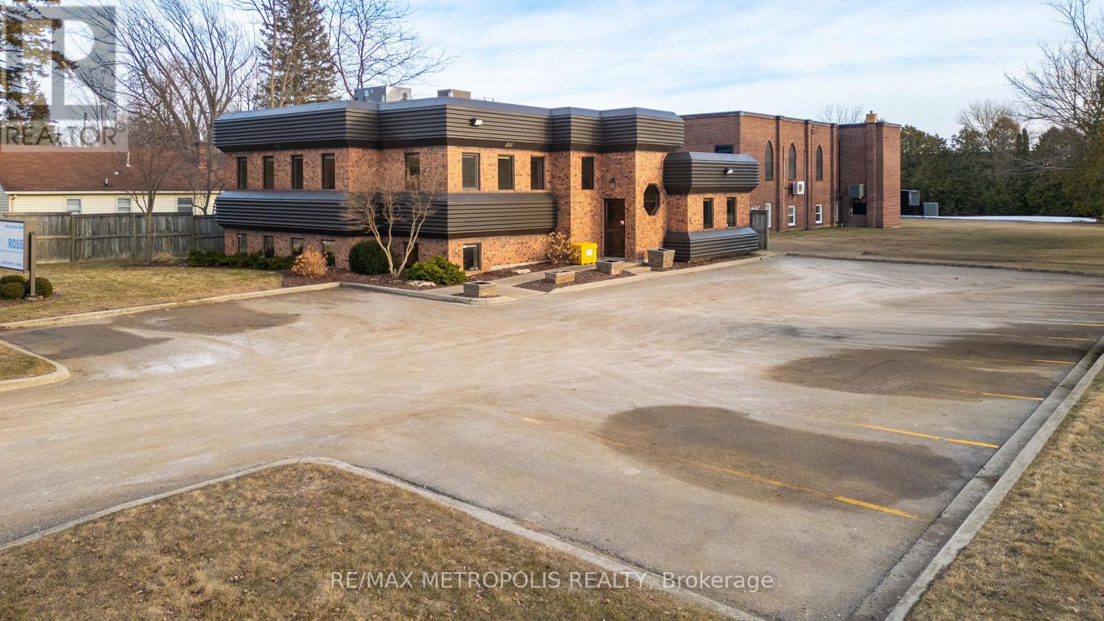 B - 2695 Hamilton Road, Sarnia, Ontario N0N 1C0 - Photo 2 - X13529690