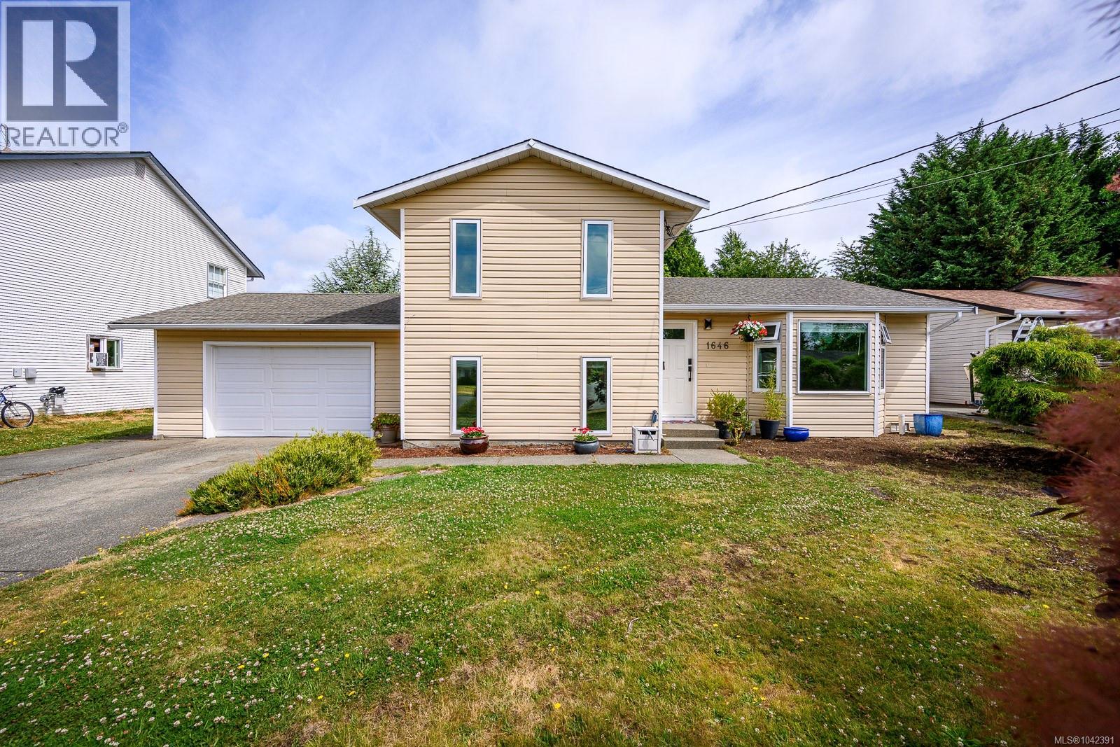 1646 Maquinna Ave, Comox