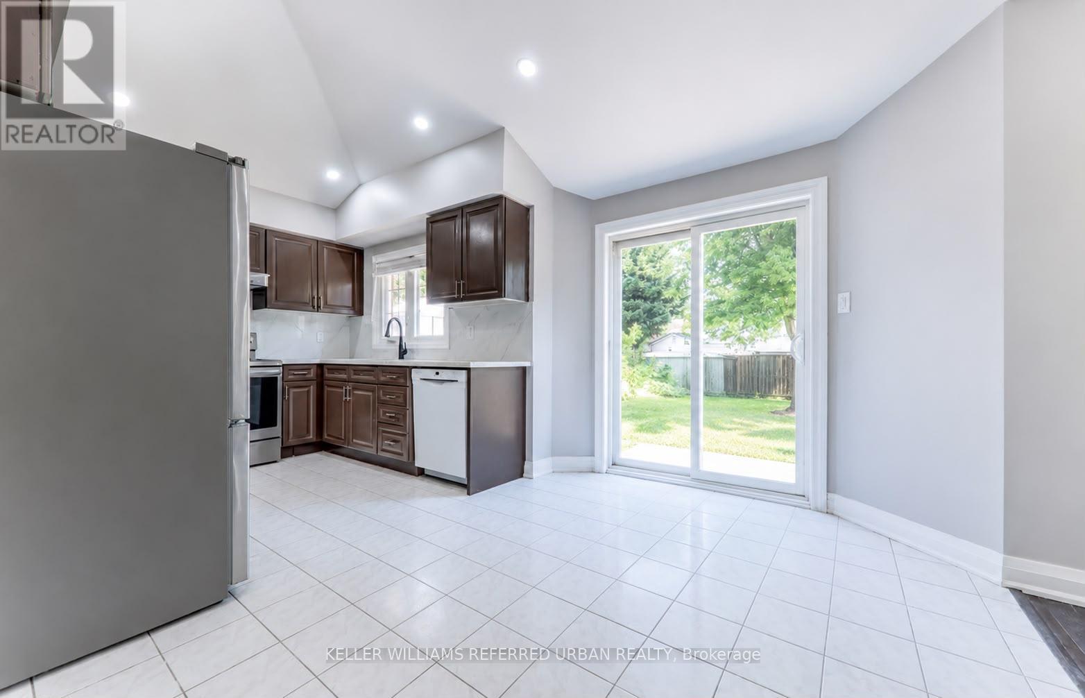 1539 Napanee Road, Pickering, Ontario  L1V 6T7 - Photo 5 - E13513396
