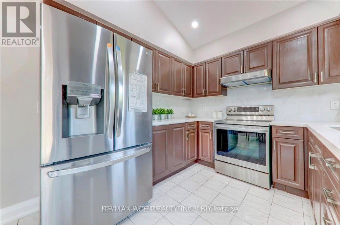 1539 Napanee Road, Pickering, Ontario  L1V 6T7 - Photo 4 - E13513396