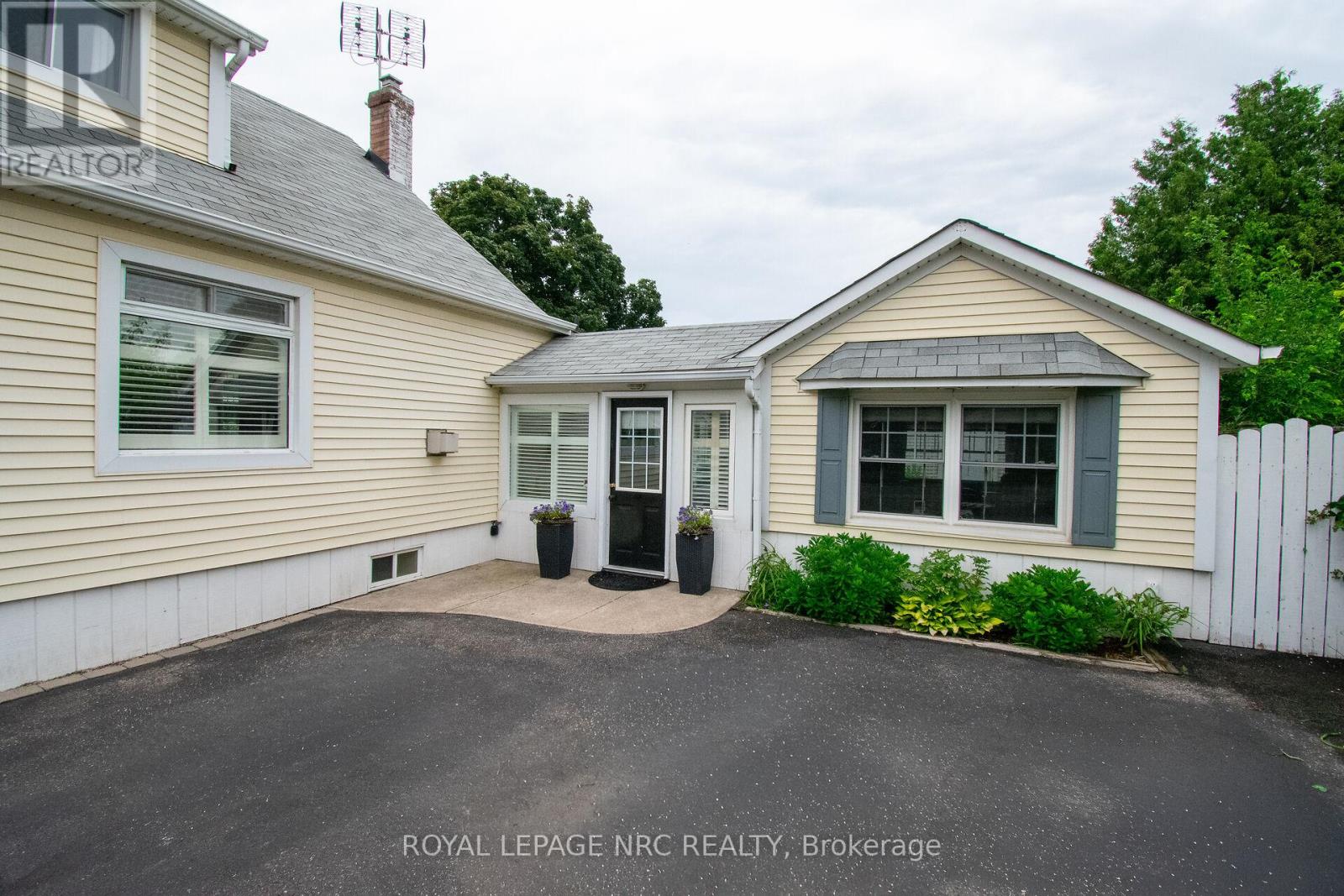 87 Lakeport Road N, St. Catharines, Ontario  L2N 4P9 - Photo 3 - X13525624