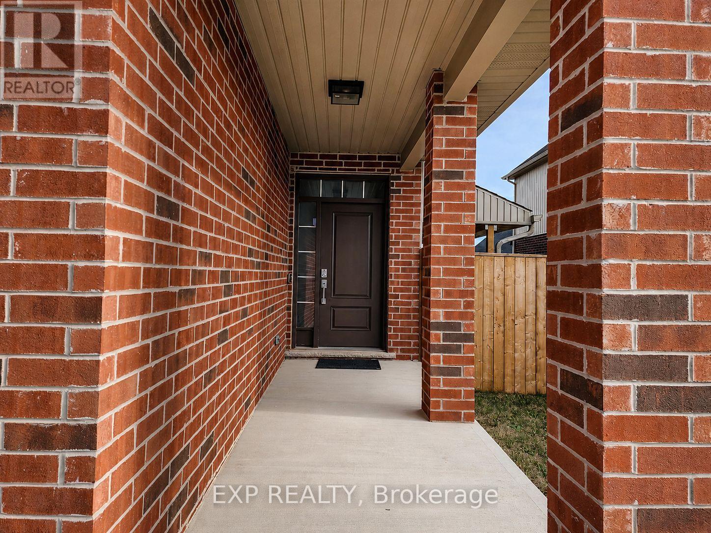 137 Susan Drive, Pelham, Ontario  L0S 1E6 - Photo 2 - X13529472