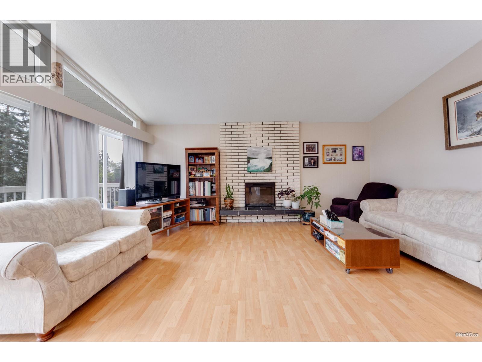5350 Braelawn Drive, Burnaby, British Columbia  V5B 2H9 - Photo 3 - R3142999