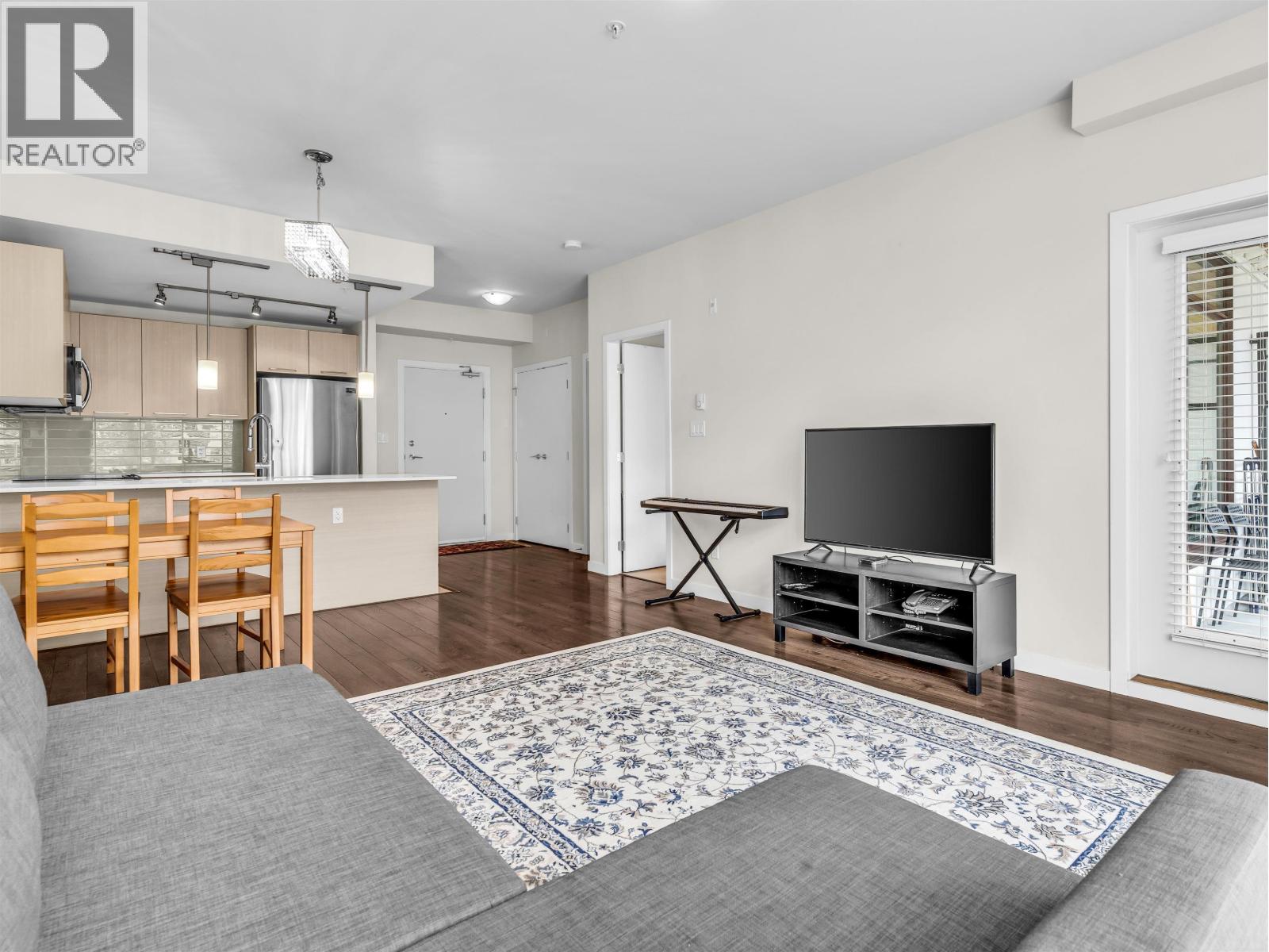 210 5248 Grimmer Street, Burnaby, British Columbia  V5H 0E1 - Photo 2 - R3142276