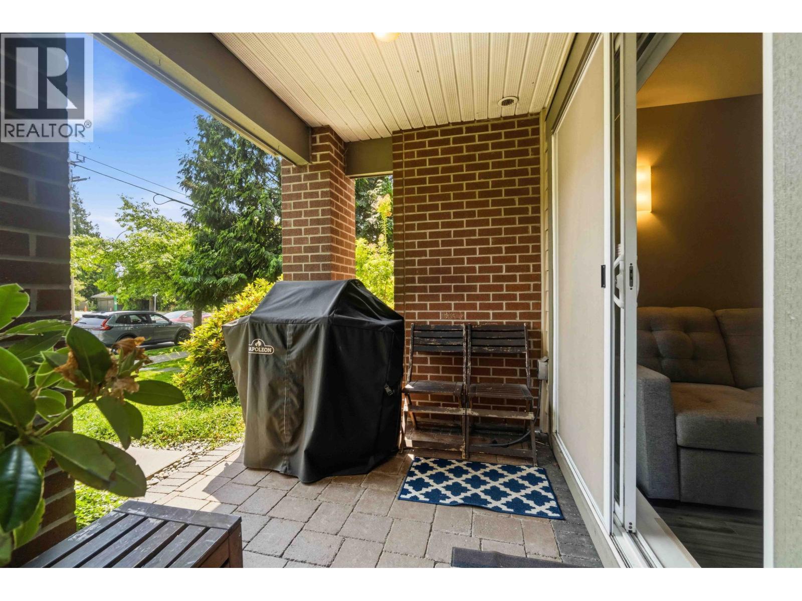 110 5889 Irmin Street, Burnaby, British Columbia  V5J 0C1 - Photo 2 - R3142963