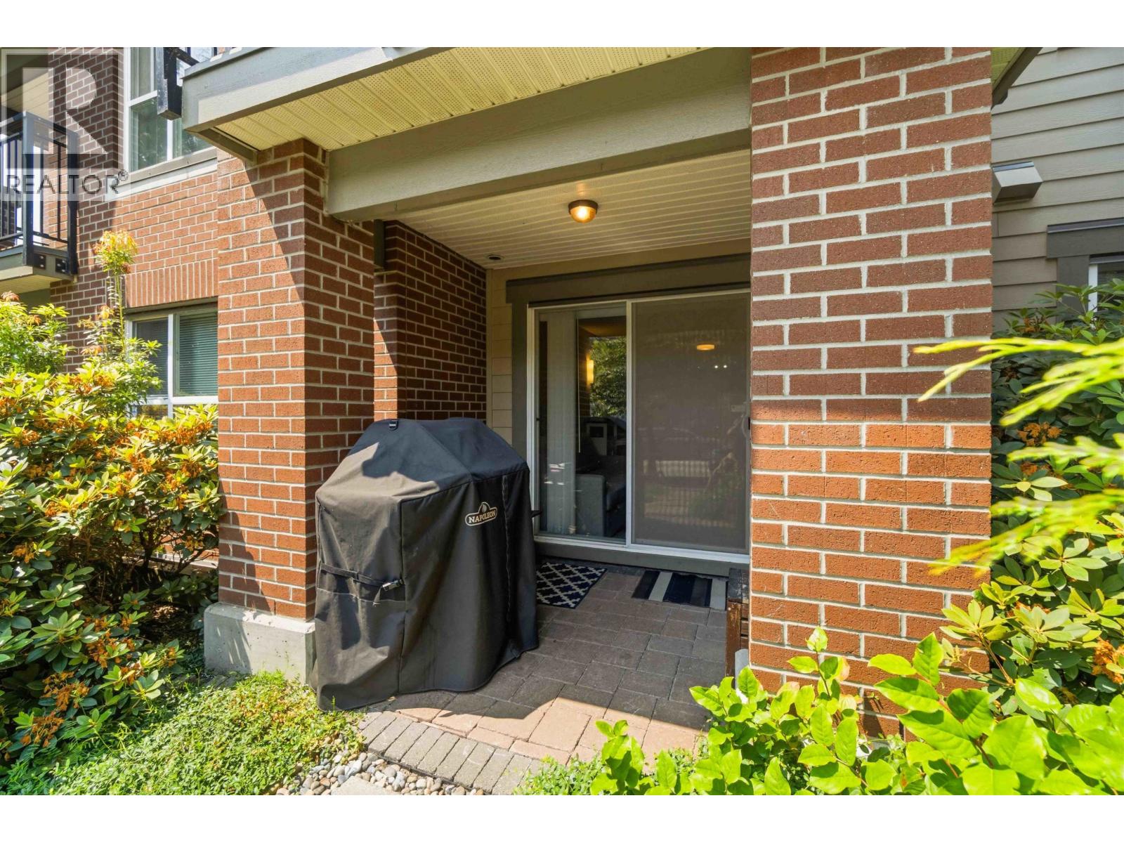 110 5889 Irmin Street, Burnaby, British Columbia  V5J 0C1 - Photo 3 - R3142963
