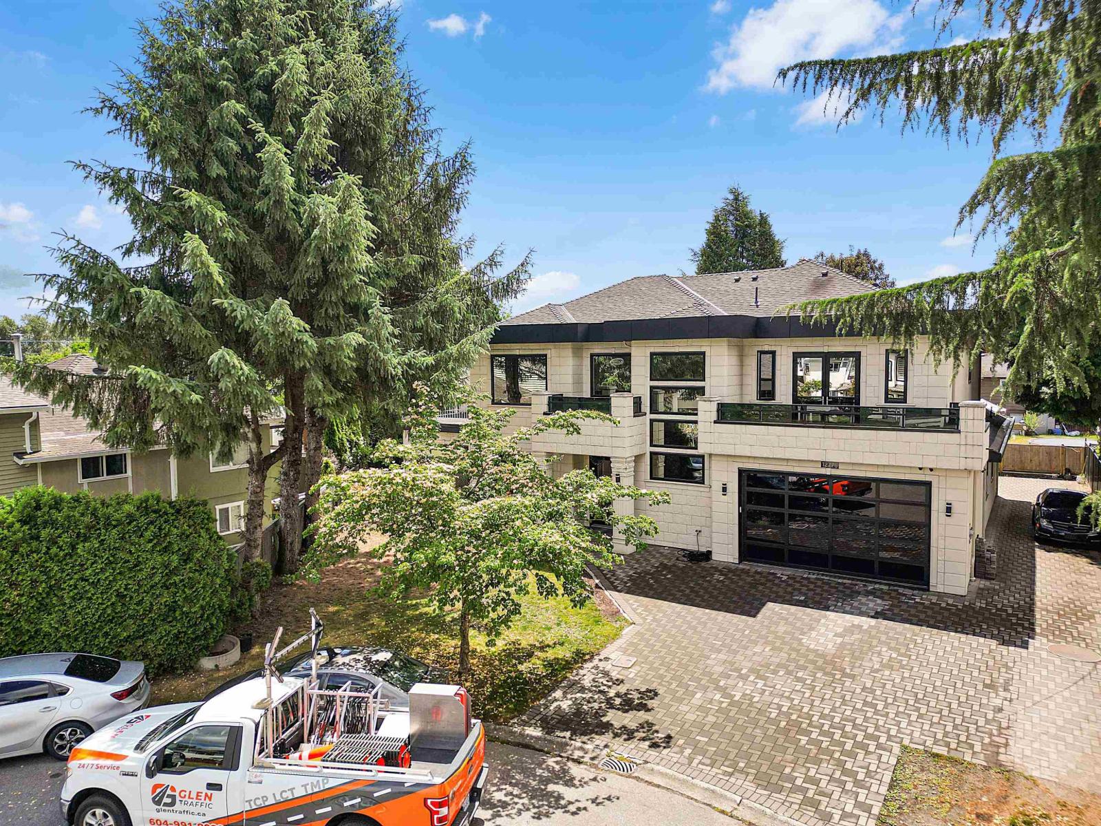 12776 Campbell Place, Surrey, British Columbia  V3V 6C8 - Photo 3 - R3142693