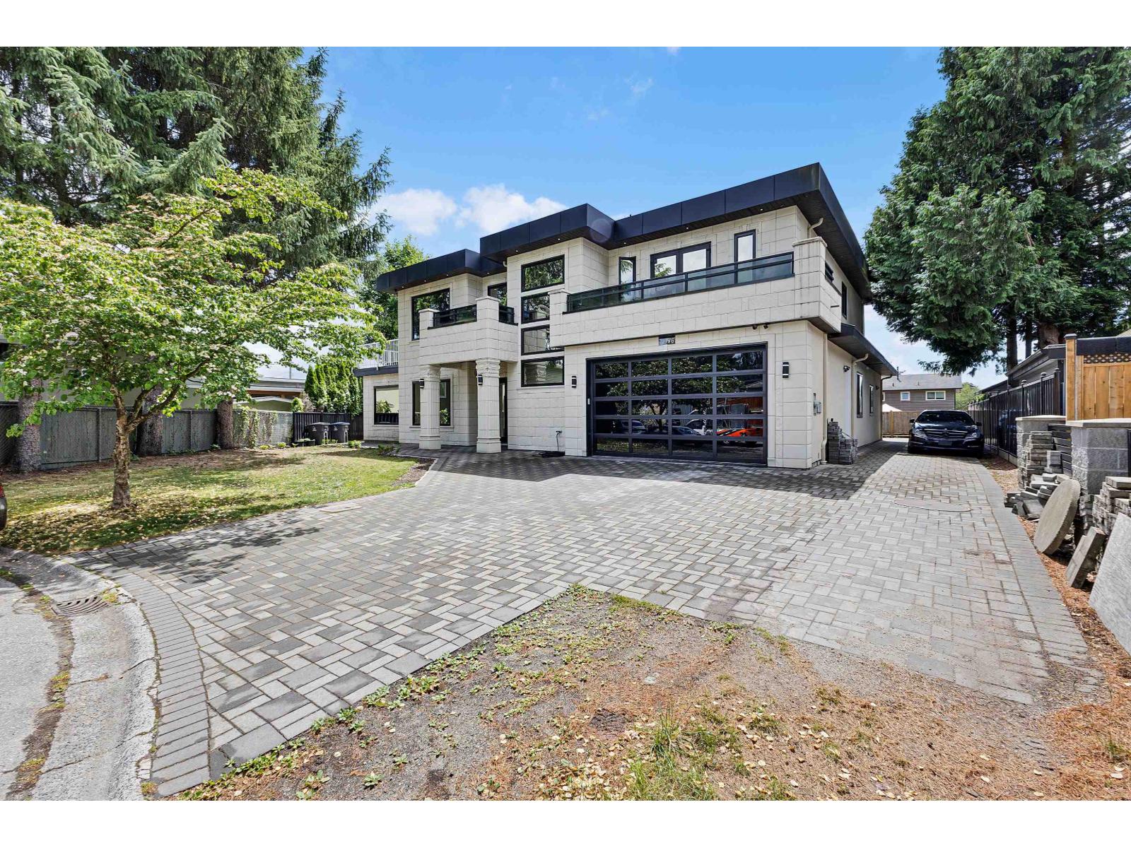 12776 Campbell Place, Surrey, British Columbia  V3V 6C8 - Photo 2 - R3142693
