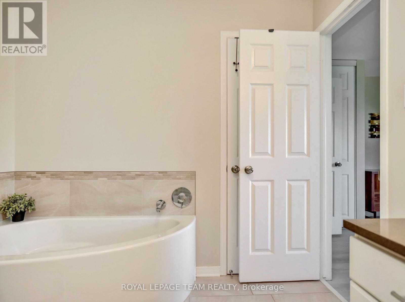 53 Thornbury Crescent, Ottawa, Ontario  K2G 6C5 - Photo 24 - X13529898