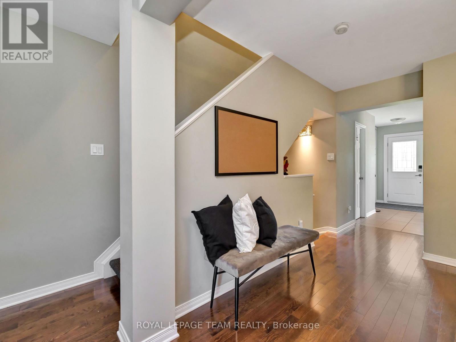 53 Thornbury Crescent, Ottawa, Ontario  K2G 6C5 - Photo 4 - X13529898