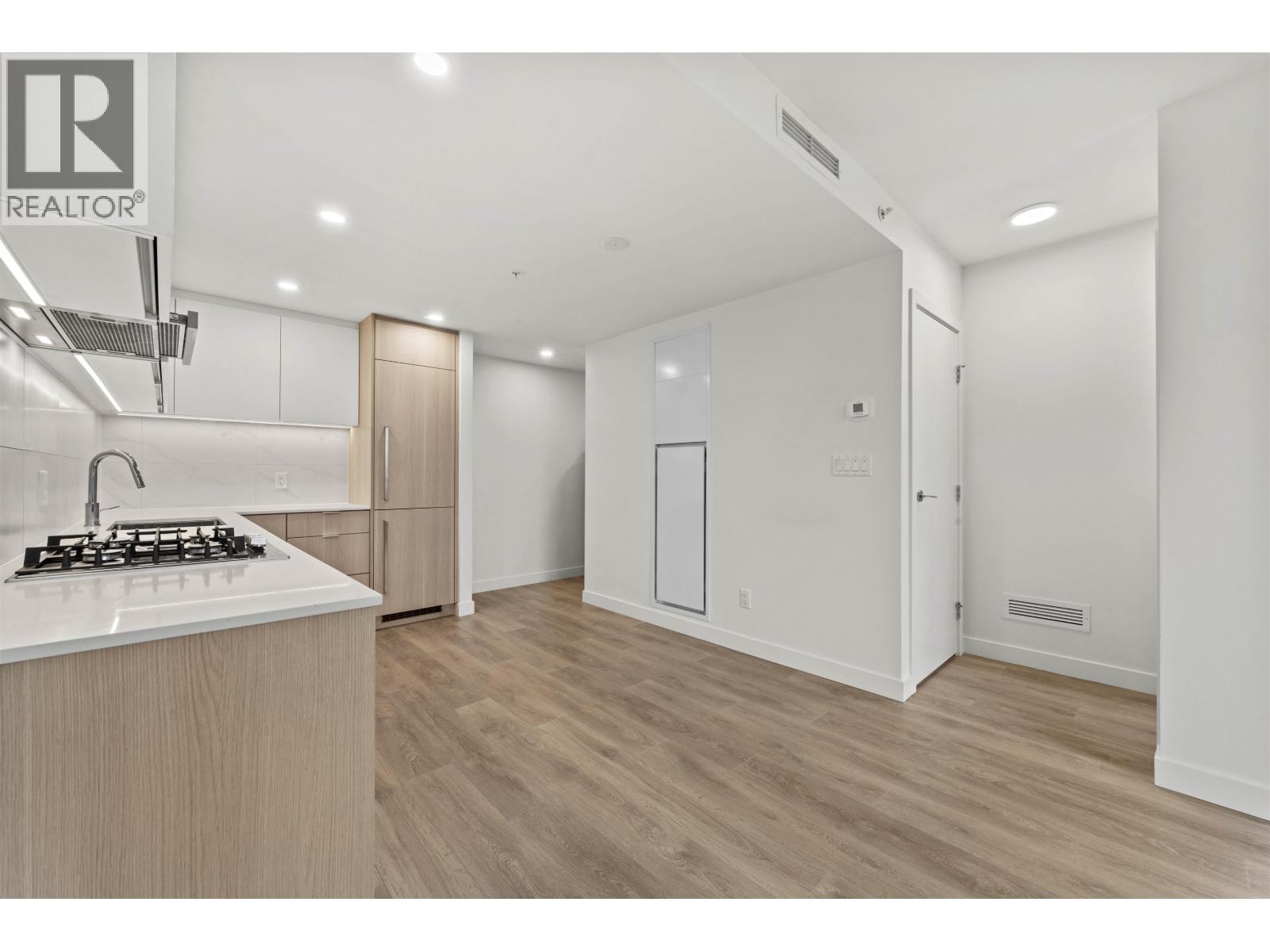 910 308 Alderson Avenue, Coquitlam, British Columbia  V3K 0J2 - Photo 9 - R3143200