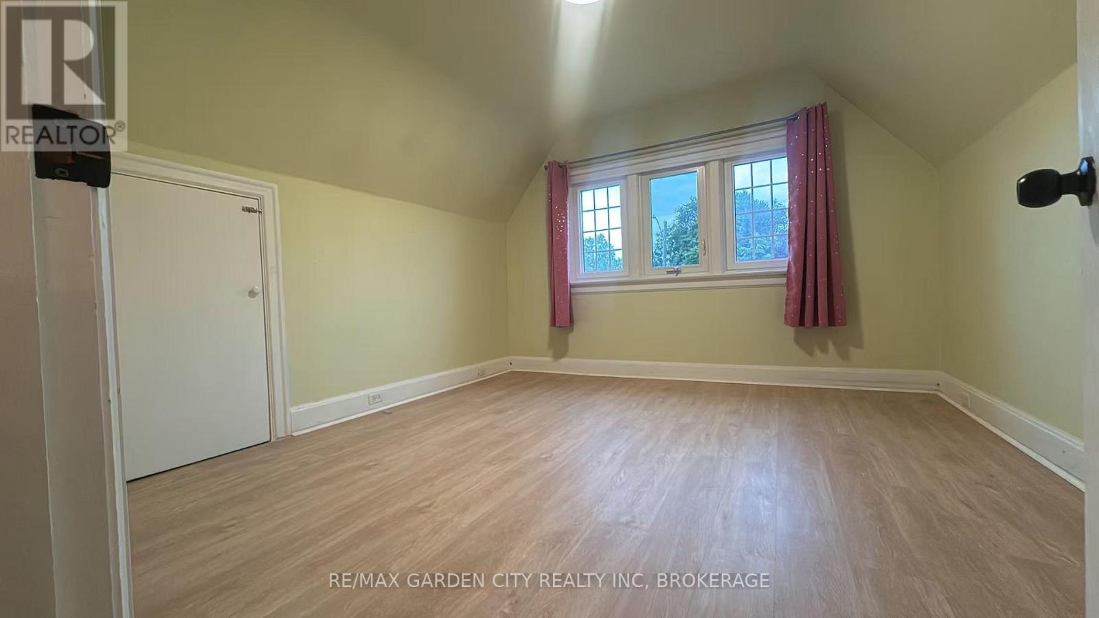 56 South Drive, St. Catharines (Old Glenridge), Ontario  L2R 4V2 - Photo 17 - X13529910
