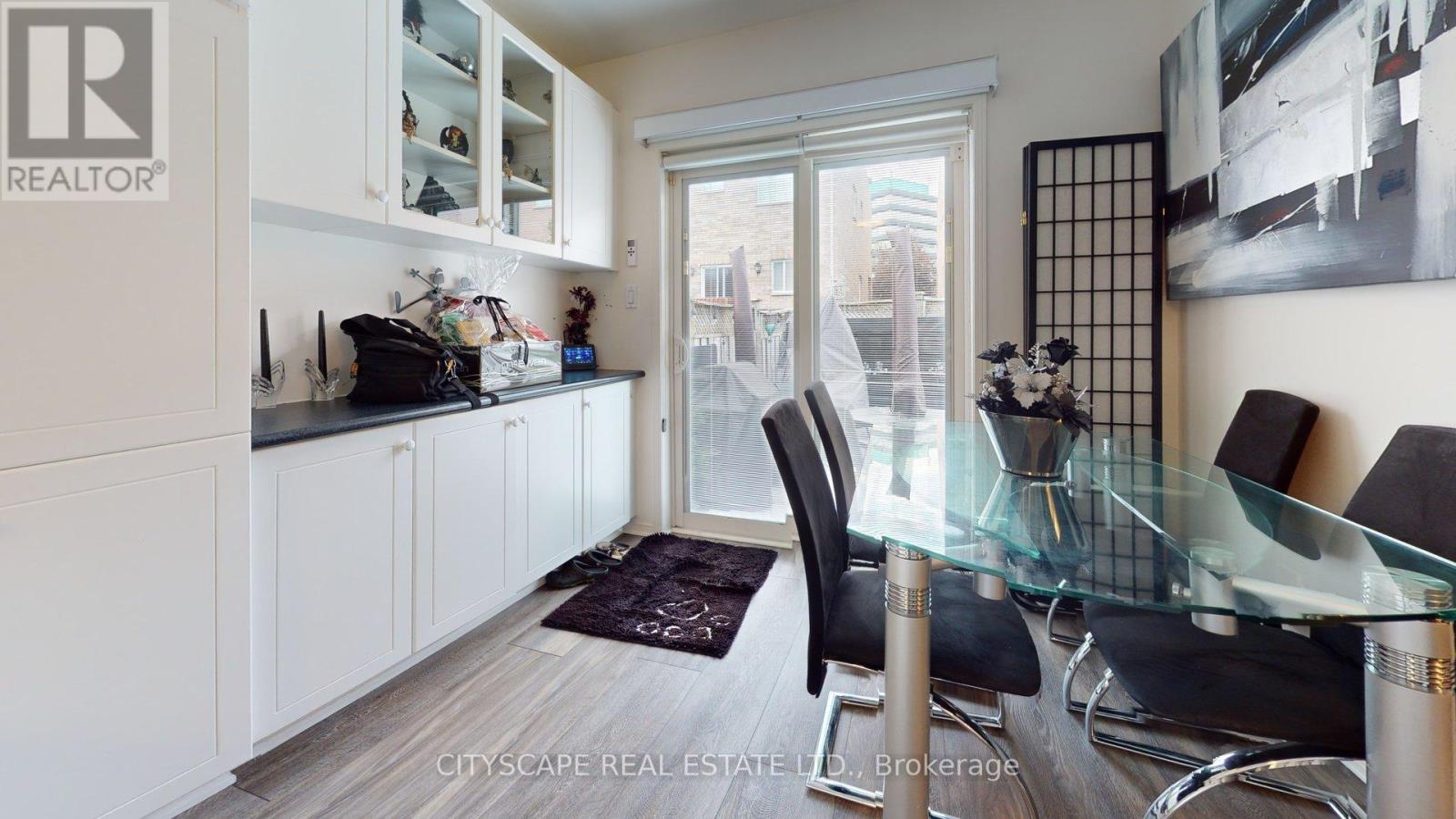 22 Windom Road, Toronto, Ontario  M3C 3Z4 - Photo 6 - C13529882