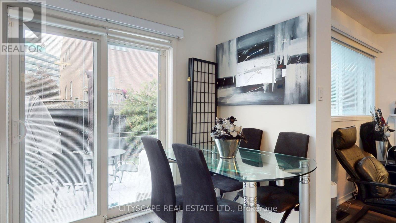 22 Windom Road, Toronto, Ontario  M3C 3Z4 - Photo 7 - C13529882