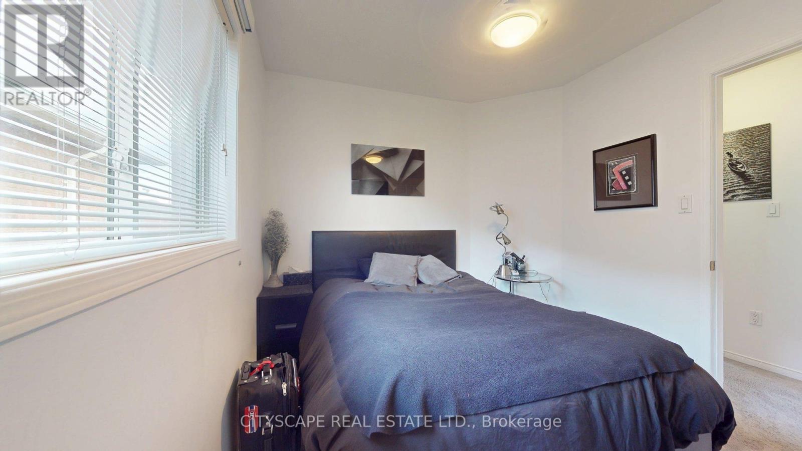 22 Windom Road, Toronto, Ontario  M3C 3Z4 - Photo 9 - C13529882