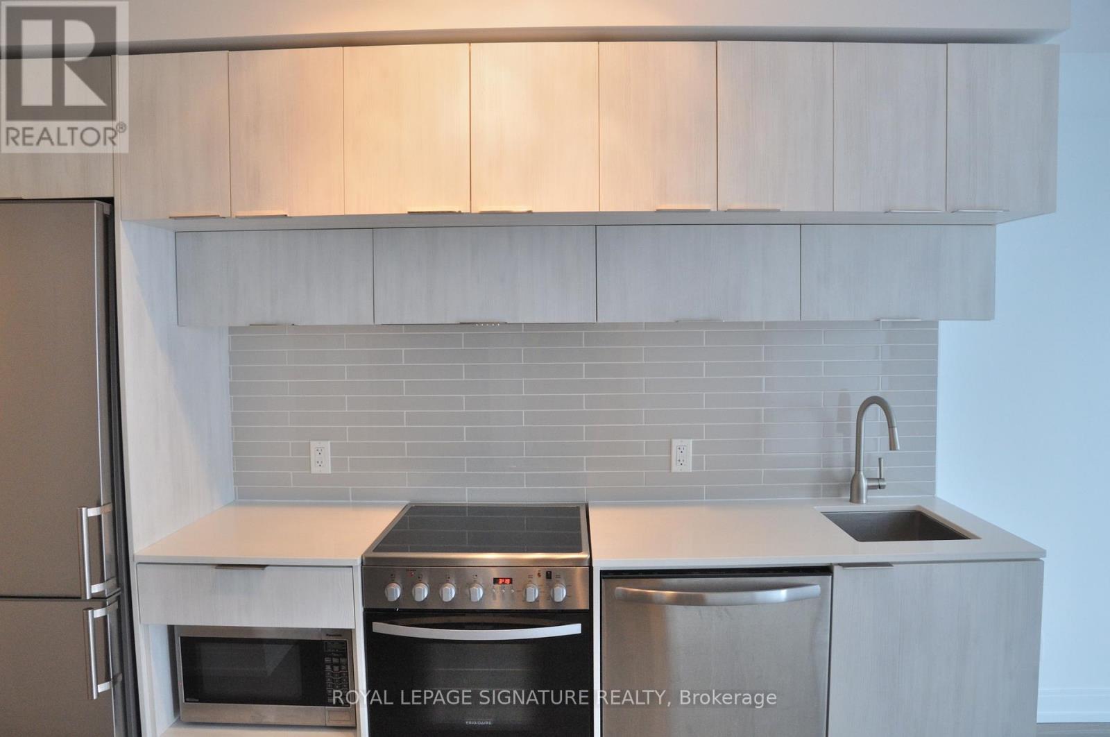 2615 - 181 Dundas Street E, Toronto, Ontario  M5A 0N5 - Photo 3 - C13529900