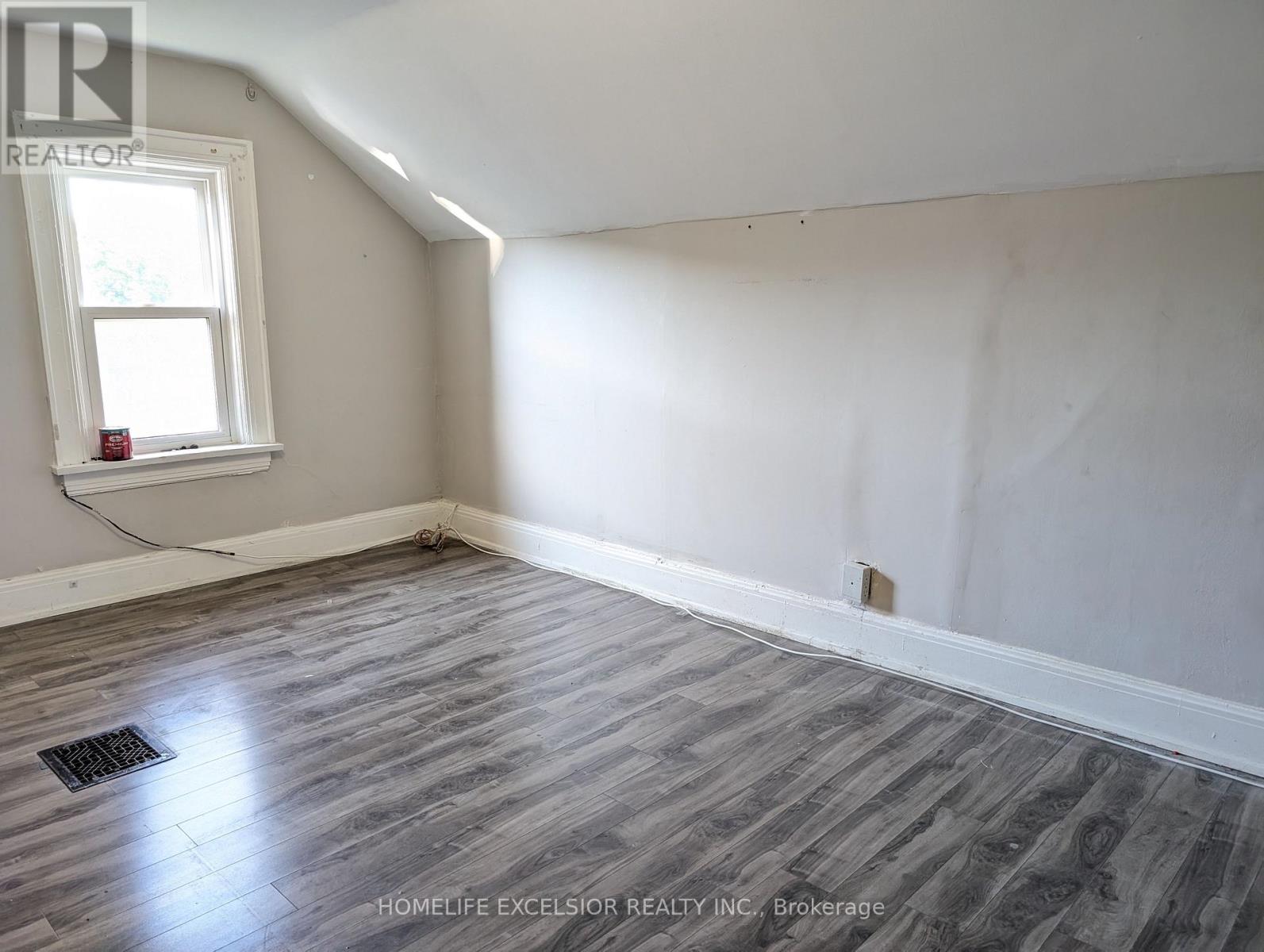 Upper - 20 Williams Street E, Oshawa (O'neill), Ontario  L1G 1K3 - Photo 12 - E13529840