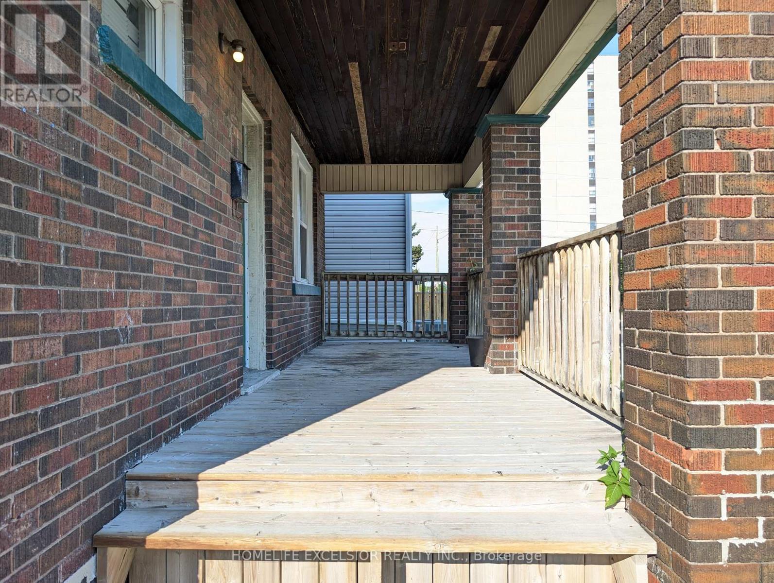 Upper - 20 Williams Street E, Oshawa (O'neill), Ontario  L1G 1K3 - Photo 2 - E13529840