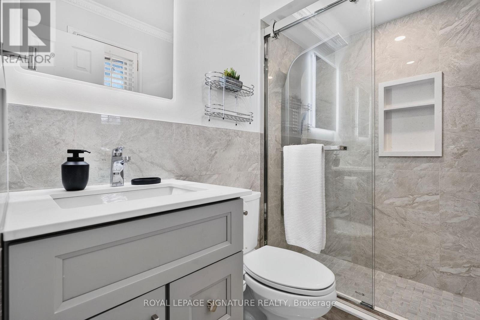 1642 Pepperwood Gate, Pickering, Ontario  L1X 2K1 - Photo 28 - E13529858