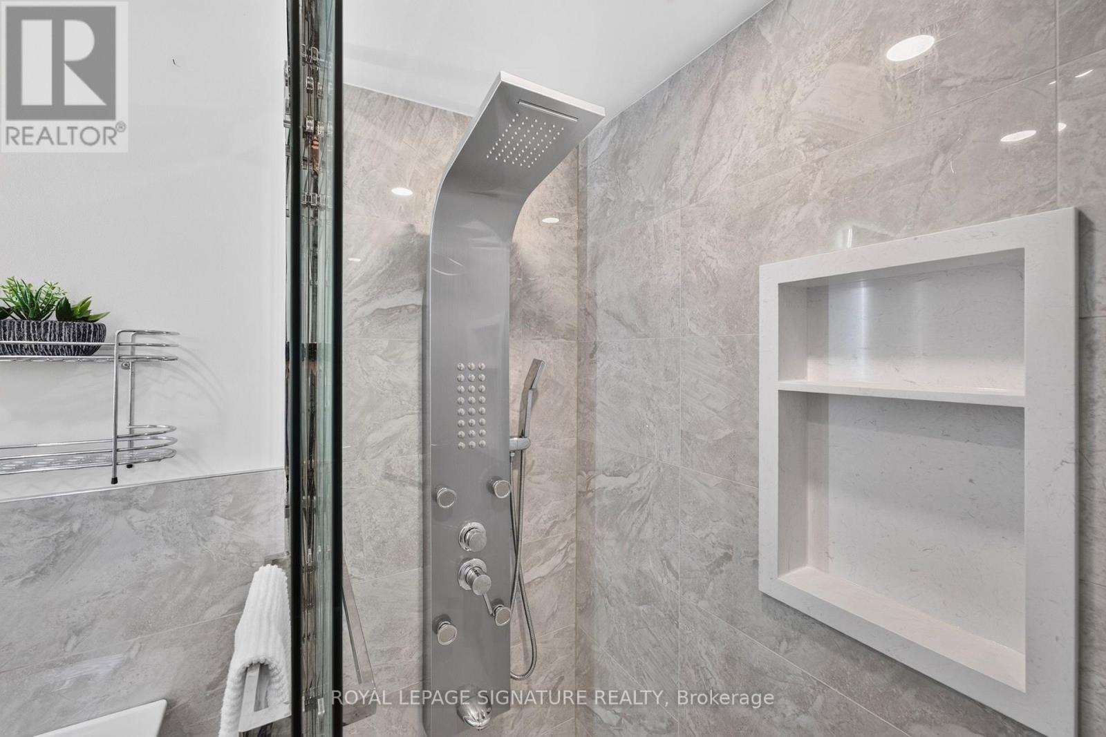 1642 Pepperwood Gate, Pickering, Ontario  L1X 2K1 - Photo 29 - E13529858
