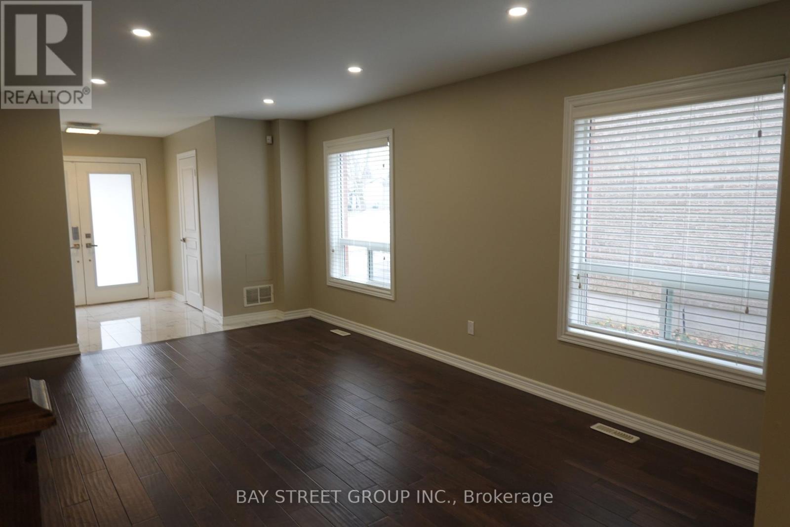 36 Vipond Road, Whitby (Brooklin), Ontario  L1M 2P2 - Photo 2 - E13529920