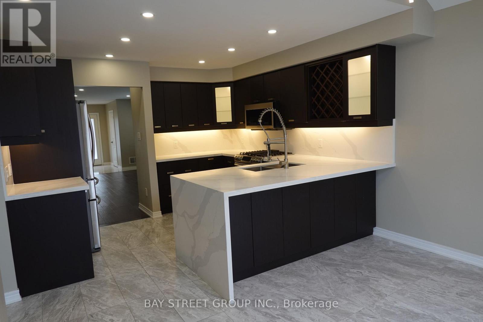 36 Vipond Road, Whitby (Brooklin), Ontario  L1M 2P2 - Photo 3 - E13529920