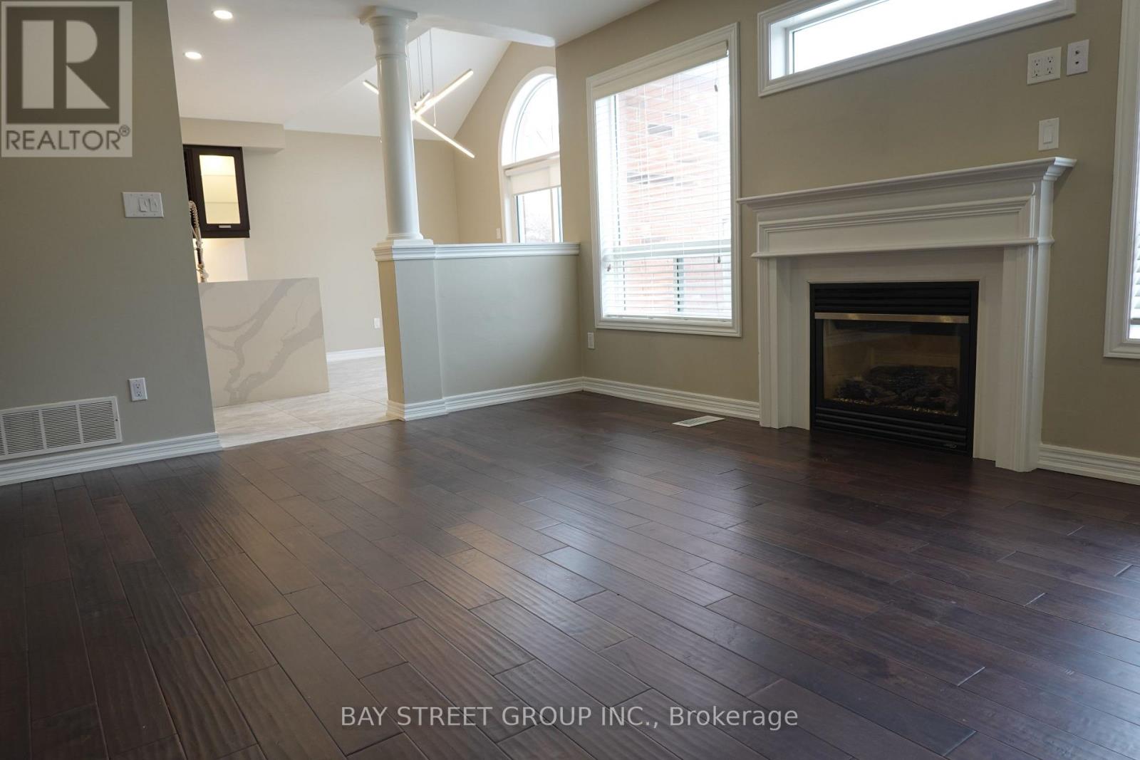 36 Vipond Road, Whitby (Brooklin), Ontario  L1M 2P2 - Photo 6 - E13529920