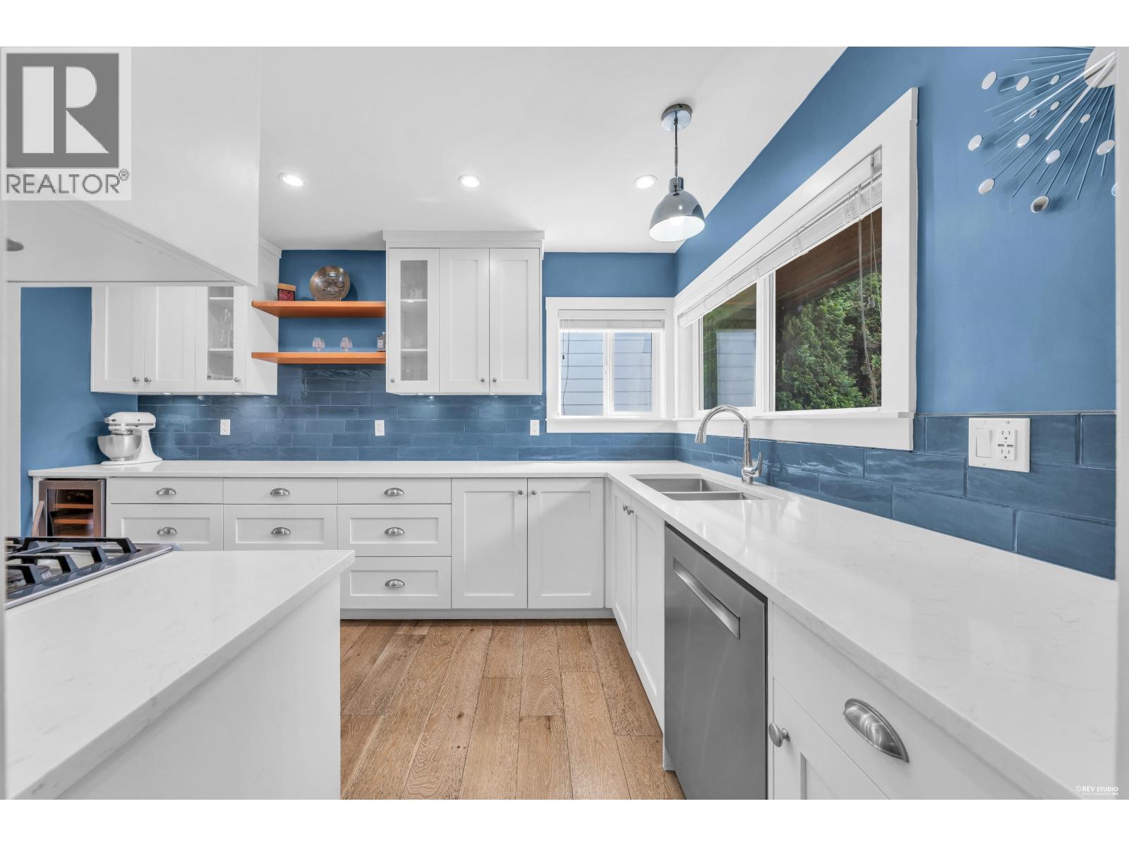 3335 Church Street, Vancouver, British Columbia  V5R 4W7 - Photo 2 - R3143107