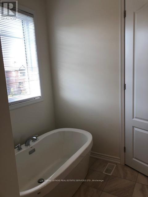 Upper - 74 Faust Ridge, Vaughan (Kleinburg), Ontario  L4H 4T1 - Photo 15 - N13529856