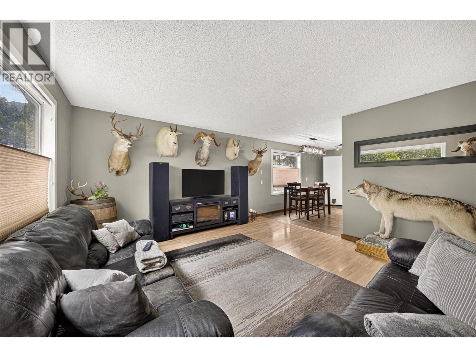 2613 Alpine Drive, Elkford, British Columbia  V0B 1H0 - Photo 4 - 10393225