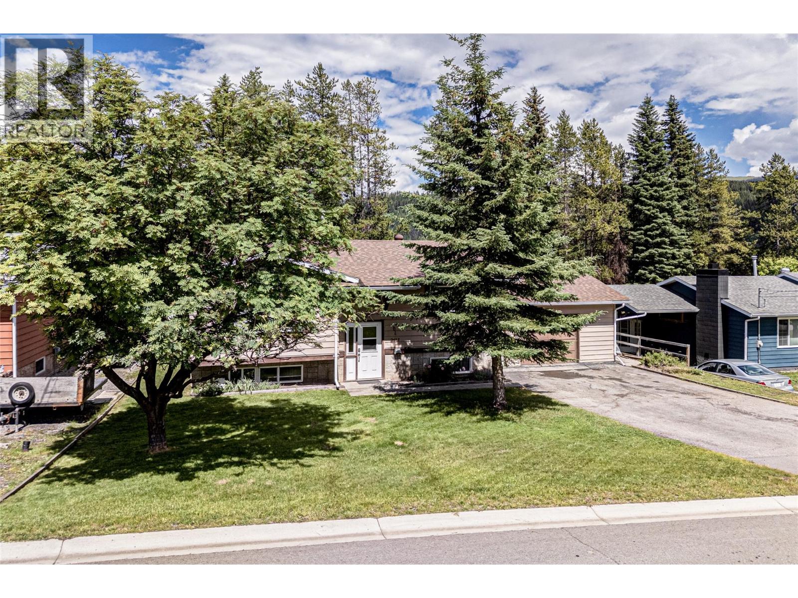 2613 Alpine Drive, Elkford, British Columbia  V0B 1H0 - Photo 55 - 10393225