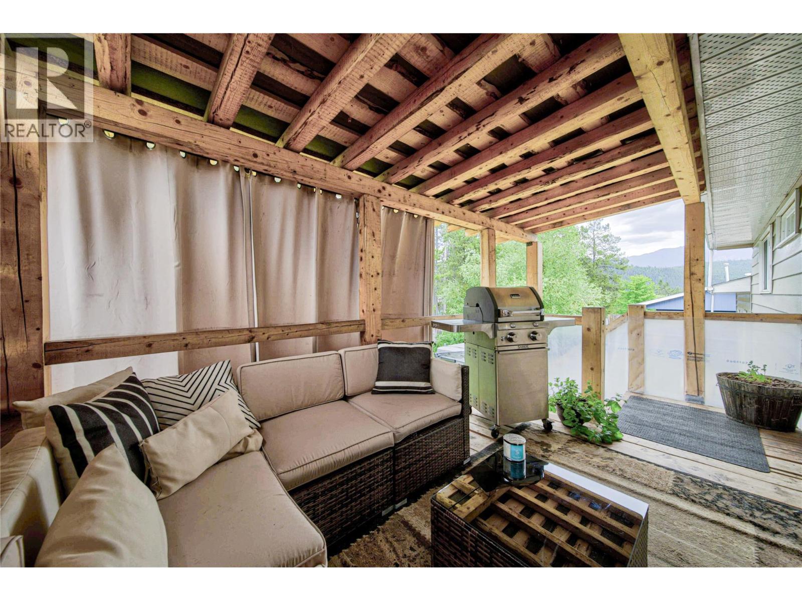 2613 Alpine Drive, Elkford, British Columbia  V0B 1H0 - Photo 42 - 10393225