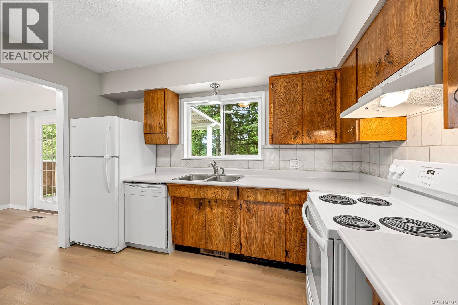 2025 Hemlock Pl, Courtenay, British Columbia  V9N 3B9 - Photo 14 - 1042312