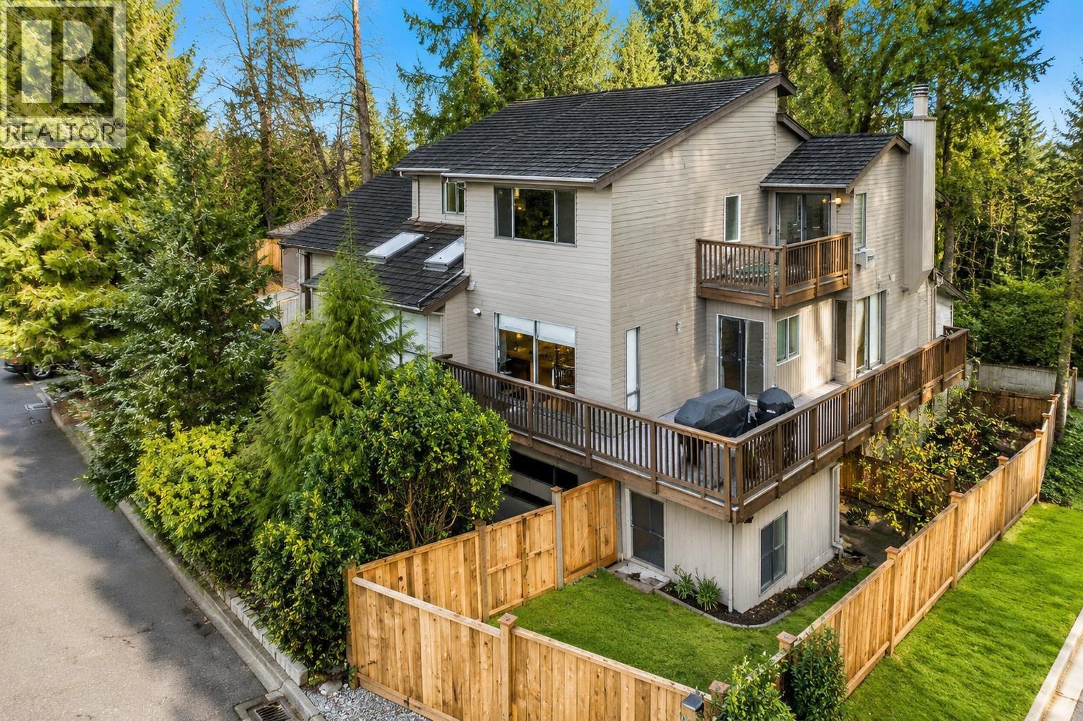5600 GROUSEWOODS PLACE, North Vancouver, British Columbia
