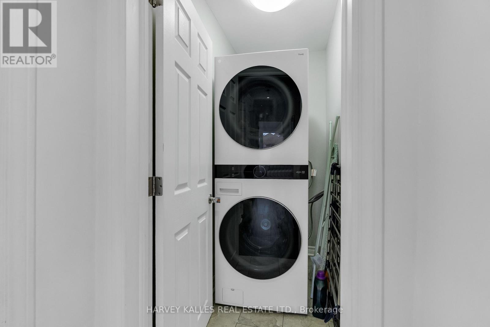 326 Glenholme Avenue, Toronto, Ontario  M6E 3E3 - Photo 18 - C13527190